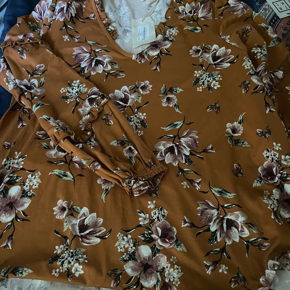 NWT shirt with sleeve detail